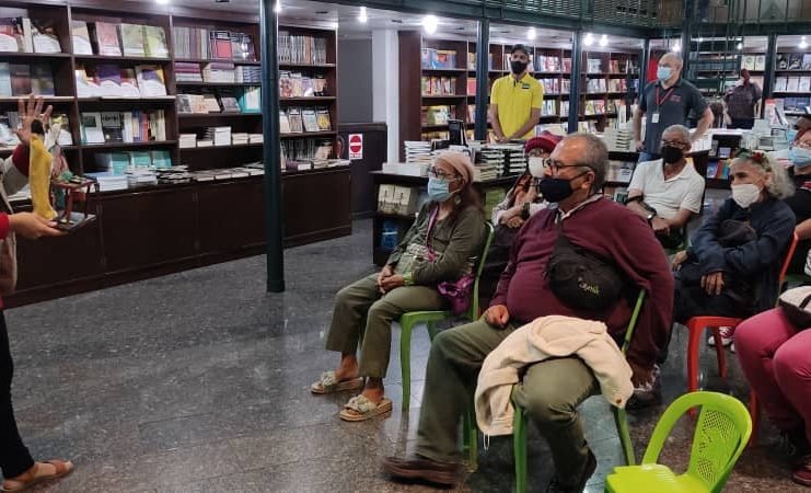 Se realizó conversatorio “El Pesebre en las manos artesanas venezolanas» en la librería Aquiles Nazoa en el Teatro Teresa Carreño