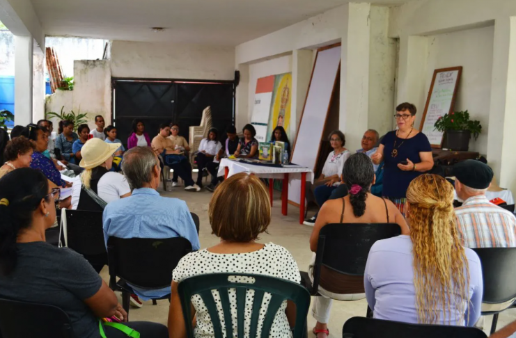 Realizan foro sobre lectura infantil y juvenil en la 18ª FILVEN Nueva Esparta