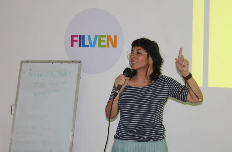 Sol Linares enseña a escribir novelas cortas en la 18ª FILVEN Zulia