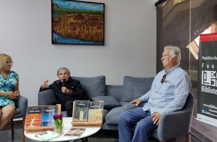Celebraron 49 aniversario de la Biblioteca Ayacucho en la Librería Aquiles Nazoa