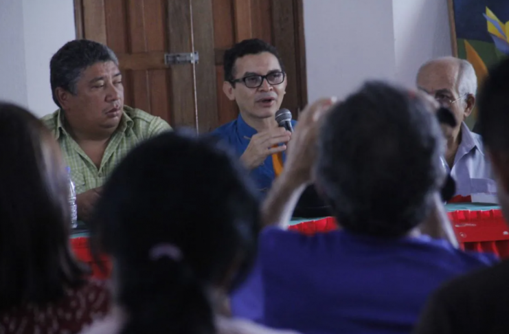 Escritor Reinaldo Bolívar presentó libro sobre Juan Germán Roscio Nieves en la 18ª FILVEN Guárico