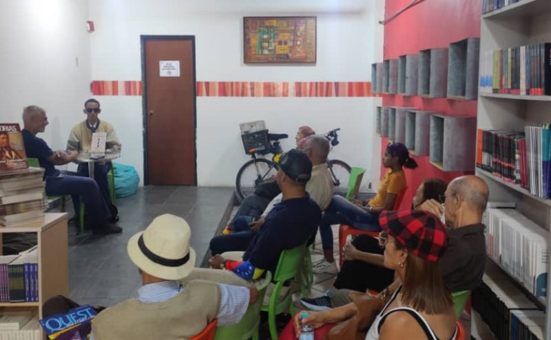 Se presentó el libro “El Tifloreportero ¡A toda capacidad!” en la Librería del Sur Orlando Araujo