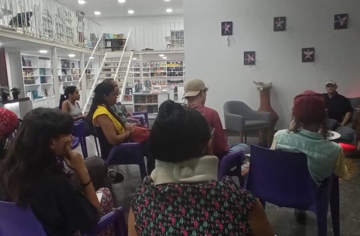 Conversatorio «A 10 años de tránsito» en la Librería del Sur Aquiles Nazoa del Teatro Teresa Carreño