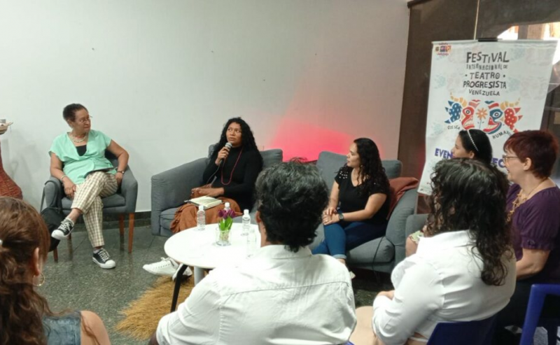 Mujeres venezolanas conversaron acerca de los nuevos retos en la producción teatral