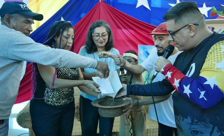 Escritora homenajeada Nieves Azuaje presentó en FILVEN Amazonas colección de cuentos sobre los Baré