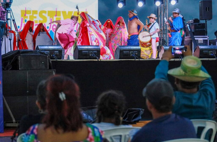 Artesanos y agrupaciones musicales inauguran Festival Mundial Viva Venezuela en el Zulia