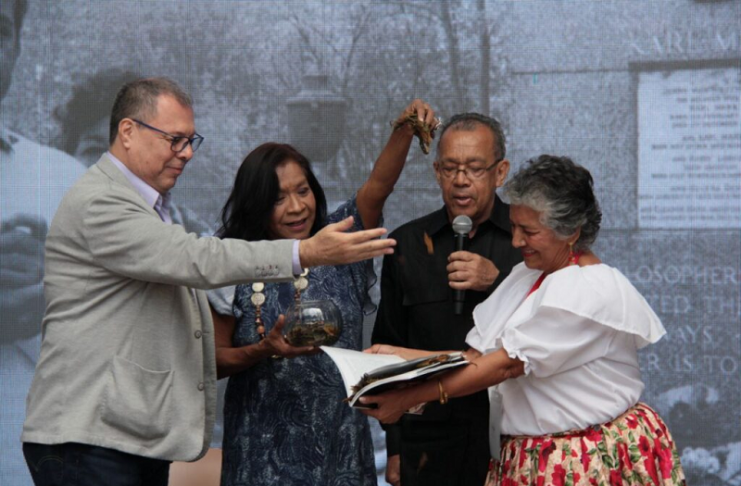 Al ritmo de merengue y joropo se bautizó el libro “Un siglo con María Magdalena Rodríguez”